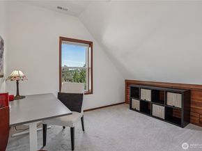 511 Van de Vanter Avenue, Kent WA 98030
