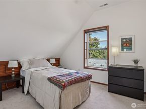 511 Van de Vanter Avenue, Kent WA 98030