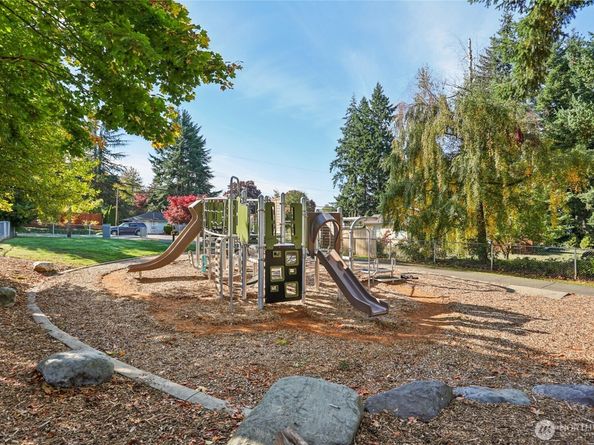 511 Van de Vanter Avenue, Kent WA 98030