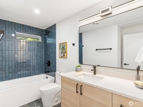 4278 137th Avenue NE, Bellevue WA 98005