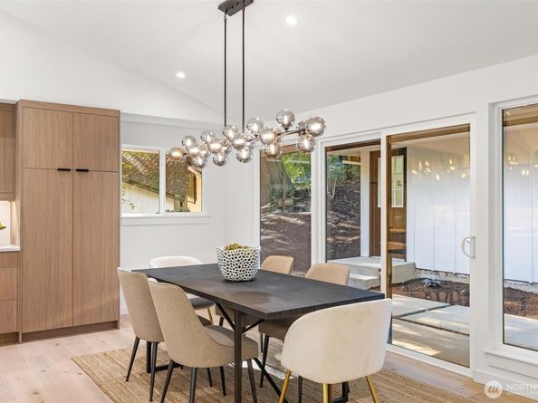 4278 137th Avenue NE, Bellevue WA 98005