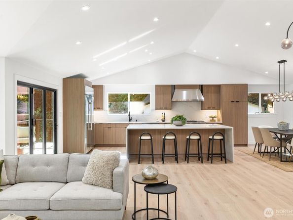 4278 137th Avenue NE, Bellevue WA 98005