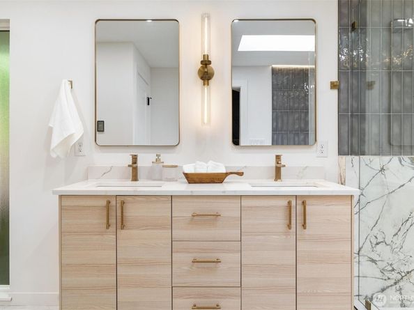 4278 137th Avenue NE, Bellevue WA 98005