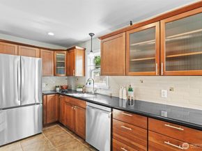 9728 45th Avenue NE, Seattle WA 98115