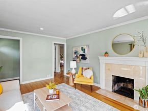 9728 45th Avenue NE, Seattle WA 98115