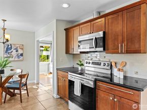9728 45th Avenue NE, Seattle WA 98115