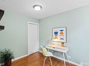 9728 45th Avenue NE, Seattle WA 98115