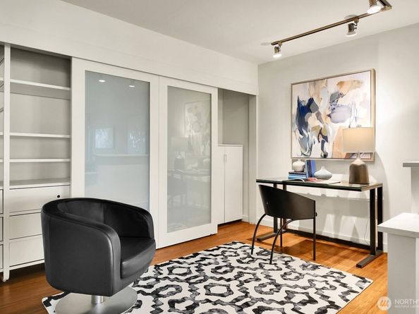 3640 26th Place W 101B, Seattle WA 98199