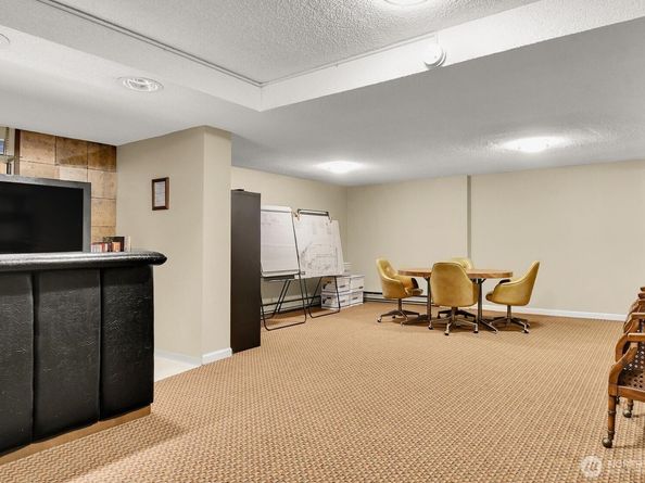 3640 26th Place W 101B, Seattle WA 98199