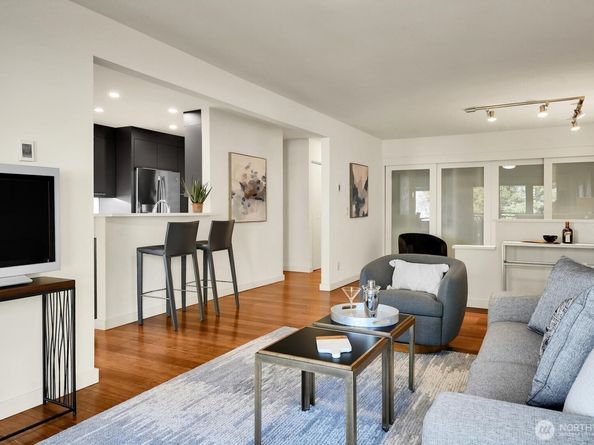 3640 26th Place W 101B, Seattle WA 98199