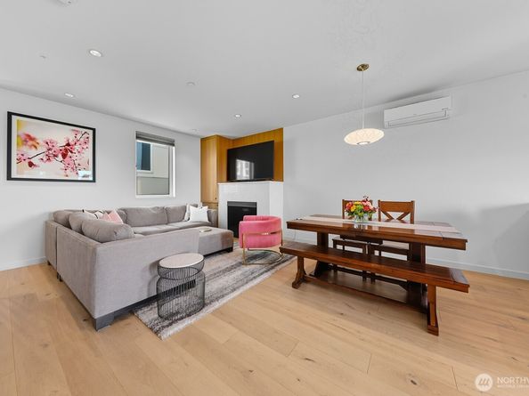 7747 15th Avenue NW A, Seattle WA 98117