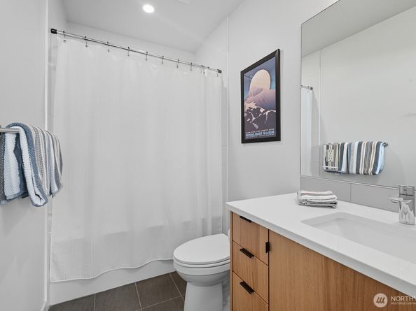 7747 15th Avenue NW A, Seattle WA 98117