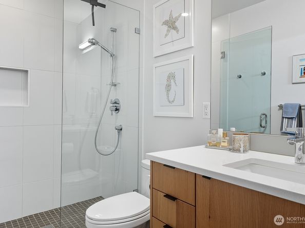 7747 15th Avenue NW A, Seattle WA 98117