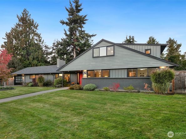 16505 Shore Drive NE, Lake Forest Park WA 98155
