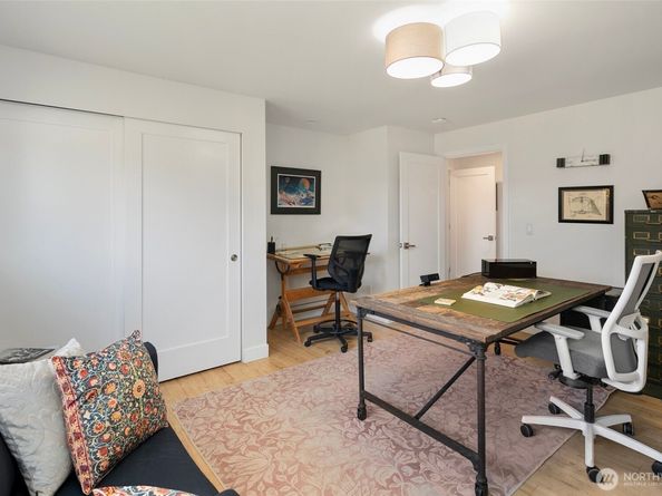 16505 Shore Drive NE, Lake Forest Park WA 98155