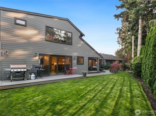 16505 Shore Drive NE, Lake Forest Park WA 98155