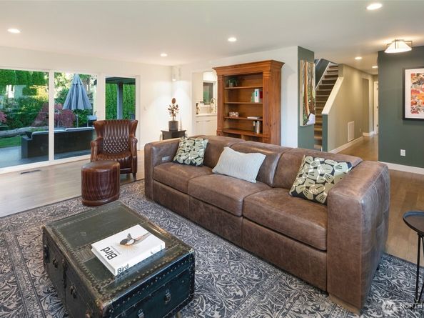 16505 Shore Drive NE, Lake Forest Park WA 98155