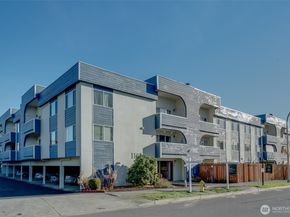 1100 Harrington Avenue NE 310, Renton WA 98056