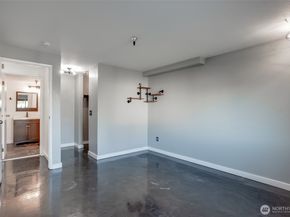 1100 Harrington Avenue NE 310, Renton WA 98056