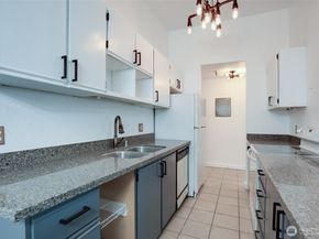 1100 Harrington Avenue NE 310, Renton WA 98056