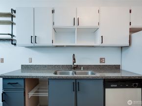 1100 Harrington Avenue NE 310, Renton WA 98056