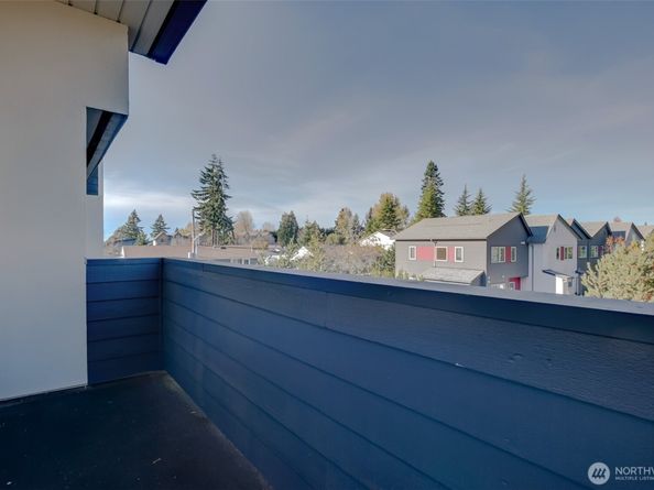 1100 Harrington Avenue NE 310, Renton WA 98056