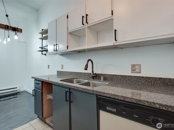 1100 Harrington Avenue NE 310, Renton WA 98056