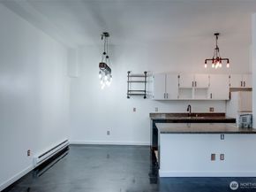 1100 Harrington Avenue NE 310, Renton WA 98056
