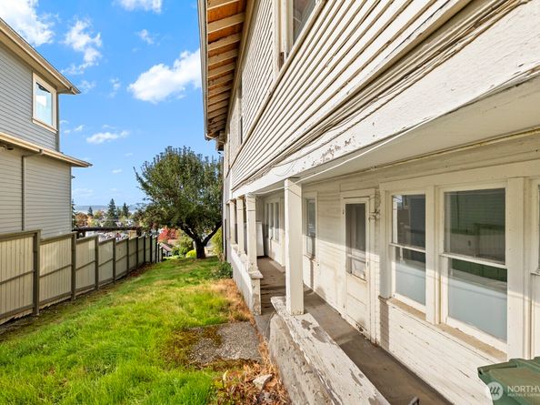 4812 46th Avenue SW, Seattle WA 98116