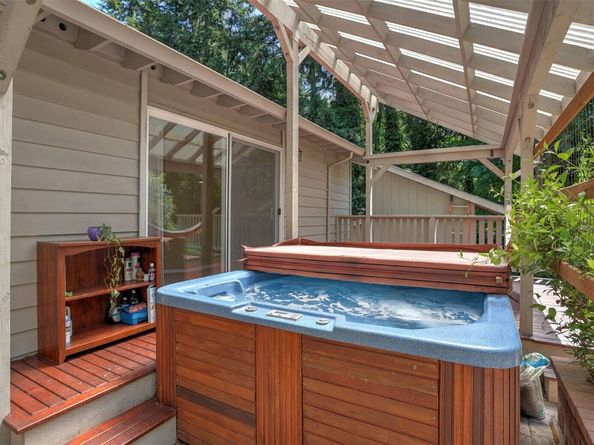 19205 124th Avenue SE, Kent WA 98031