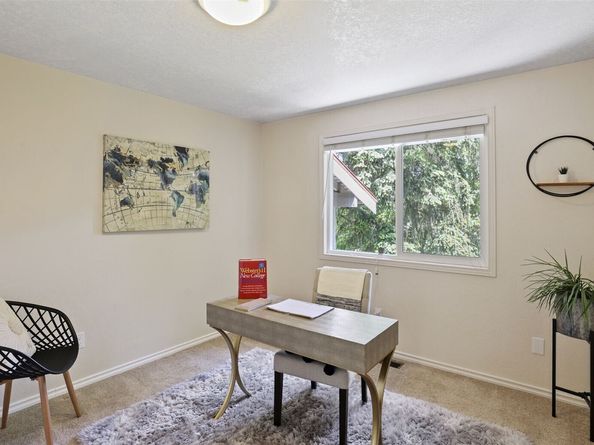 19205 124th Avenue SE, Kent WA 98031