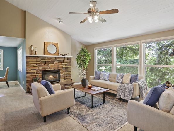19205 124th Avenue SE, Kent WA 98031
