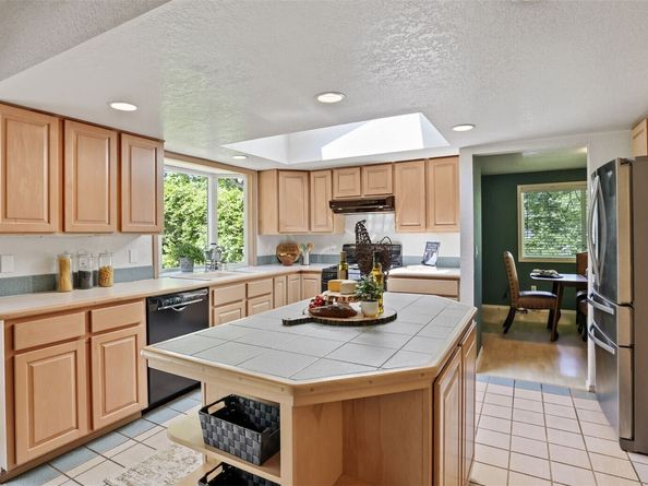 19205 124th Avenue SE, Kent WA 98031