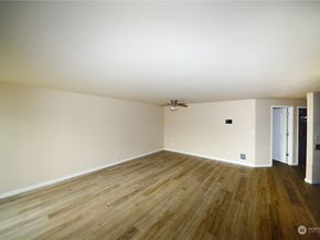 9815 Holly Drive A103, Everett WA 98204