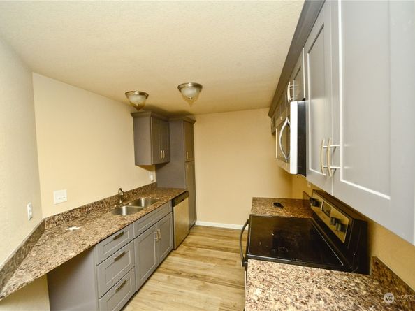 9815 Holly Drive A103, Everett WA 98204