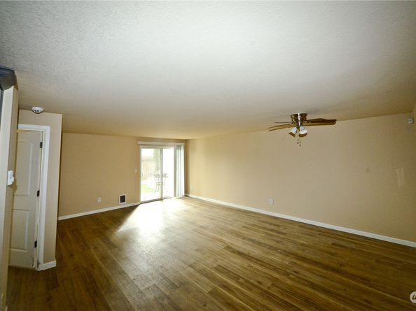 9815 Holly Drive A103, Everett WA 98204