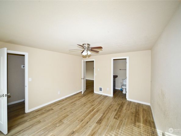 9815 Holly Drive A103, Everett WA 98204