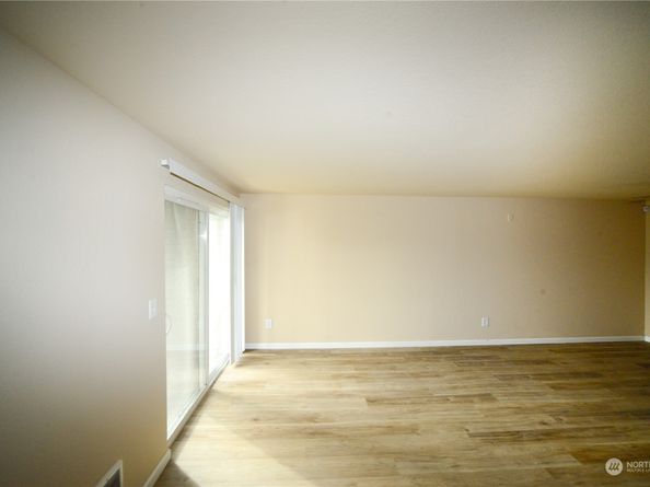 9815 Holly Drive A103, Everett WA 98204