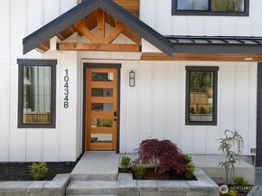 10434 NE 110th Street B, Kirkland WA 98033