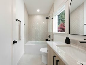 10434 NE 110th Street B, Kirkland WA 98033