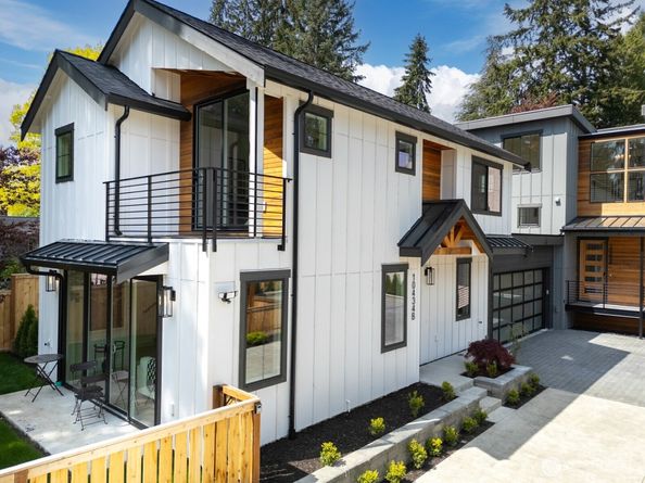 10434 NE 110th Street B, Kirkland WA 98033