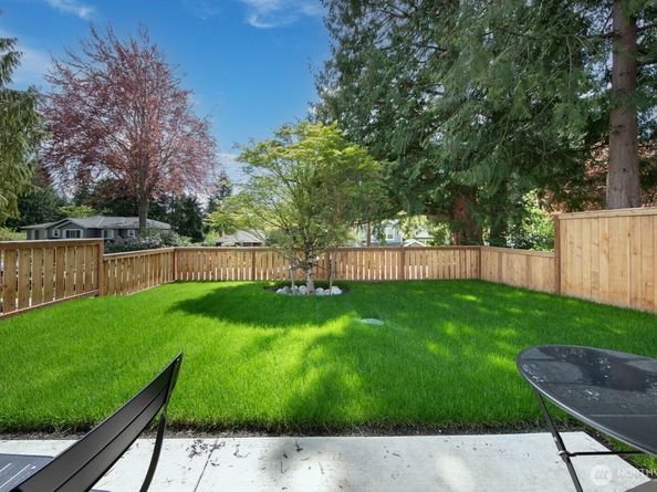 10434 NE 110th Street B, Kirkland WA 98033
