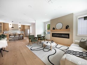 10434 NE 110th Street B, Kirkland WA 98033