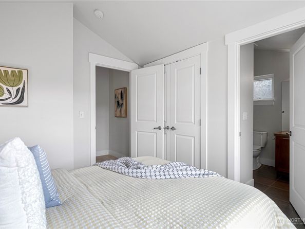 3241 SW Raymond St, Seattle WA 98126
