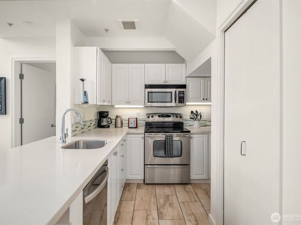 2414 1st Ave 709, Seattle WA 98121