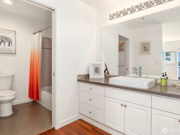 2414 1st Ave 709, Seattle WA 98121