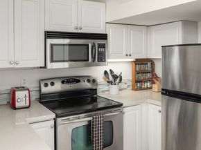2414 1st Ave 709, Seattle WA 98121