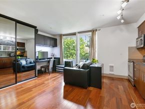 4547 8th Avenue NE 308, Seattle WA 98105