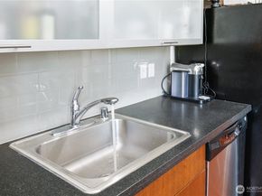 4547 8th Avenue NE 308, Seattle WA 98105