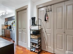 4547 8th Avenue NE 308, Seattle WA 98105